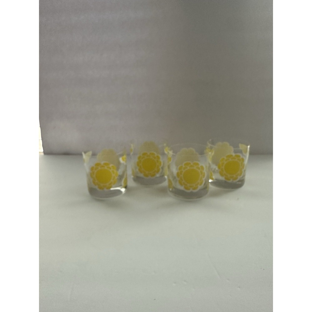 Vintage 1970s Yellow White Mod Flower Lowball Juice Glasses Set of 4 MCM